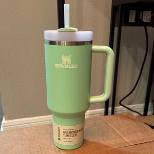 Stanley The Flowstate 40oz Quencher H2O Tumbler